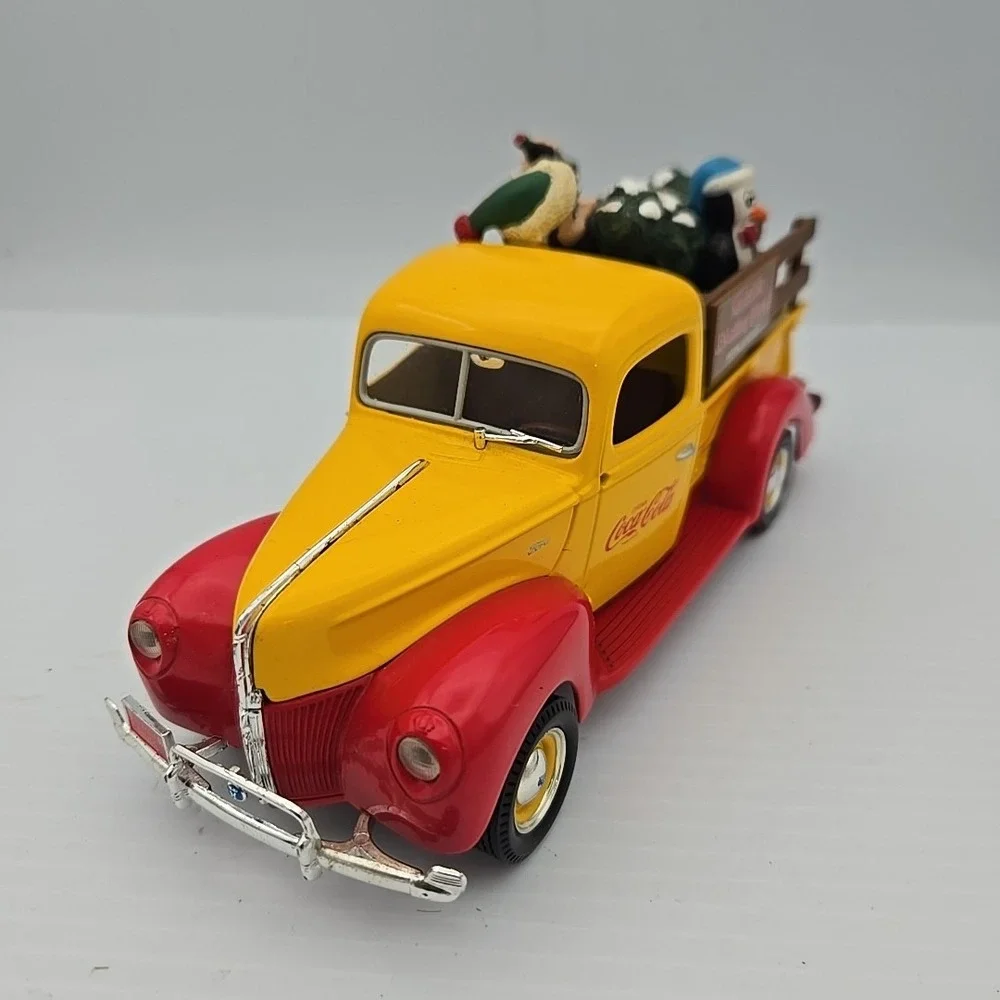 Ertl‎ #H839 Coca-Cola 1940 Ford Pick-Up "North Pole Bottling Works" 1/25 Diecast - Picture 2 of 3